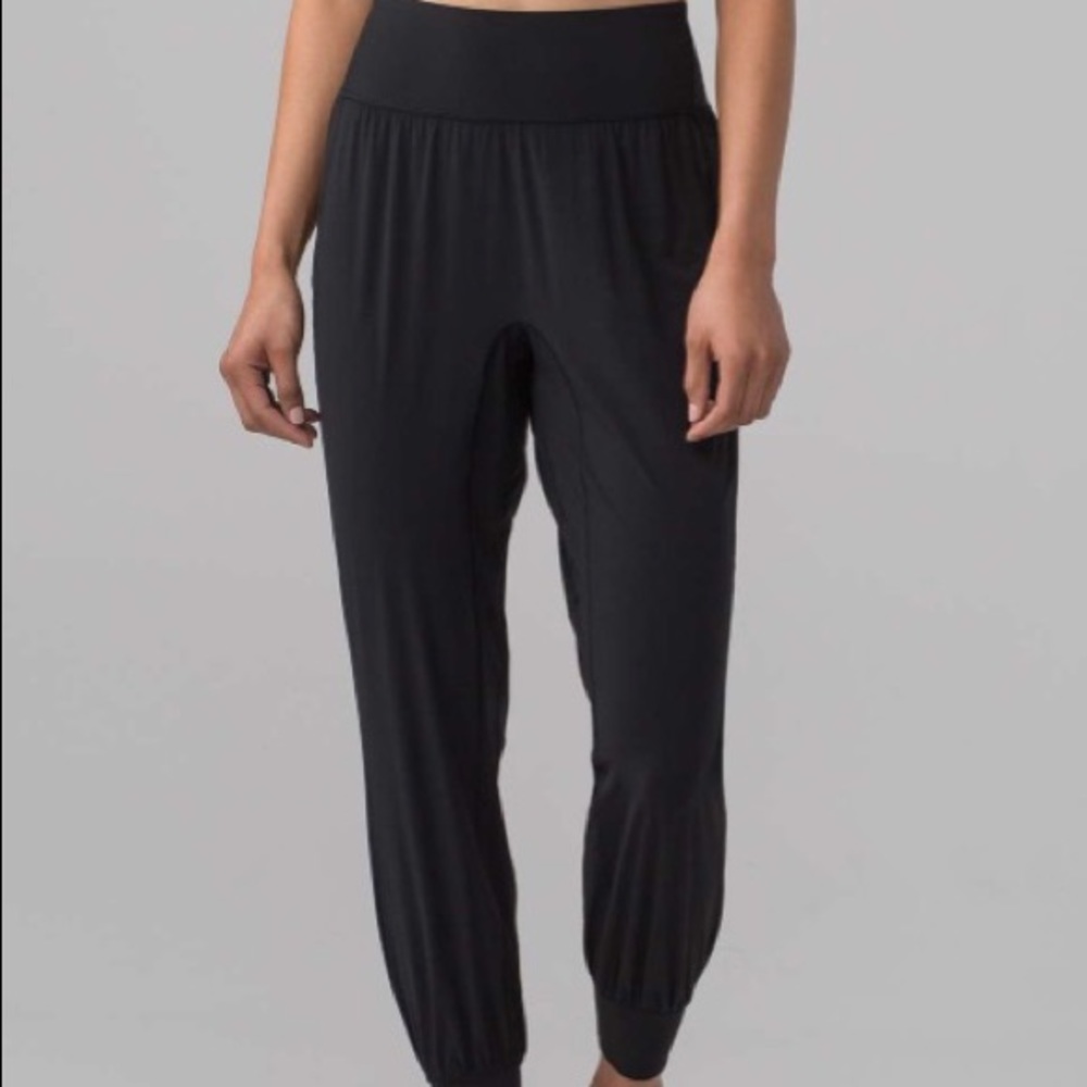 Lululemon Sunsetter Jogger Black Size 8